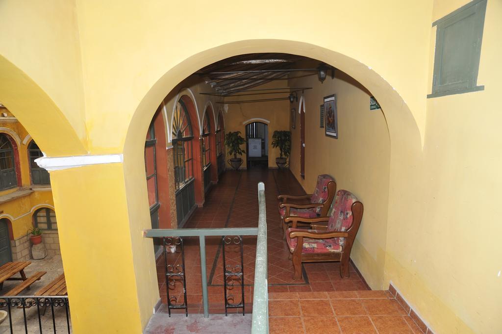 Hostal La Casona Potosi Bagian luar foto