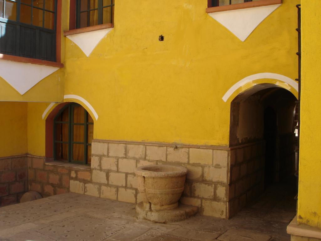 Hostal La Casona Potosi Bagian luar foto