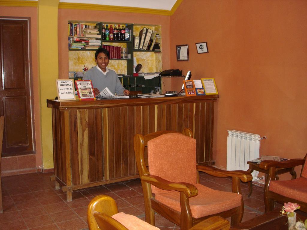 Hostal La Casona Potosi Bagian luar foto