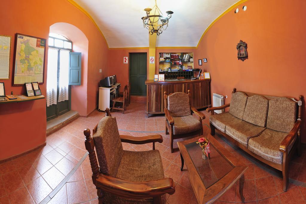 Hostal La Casona Potosi Bagian luar foto